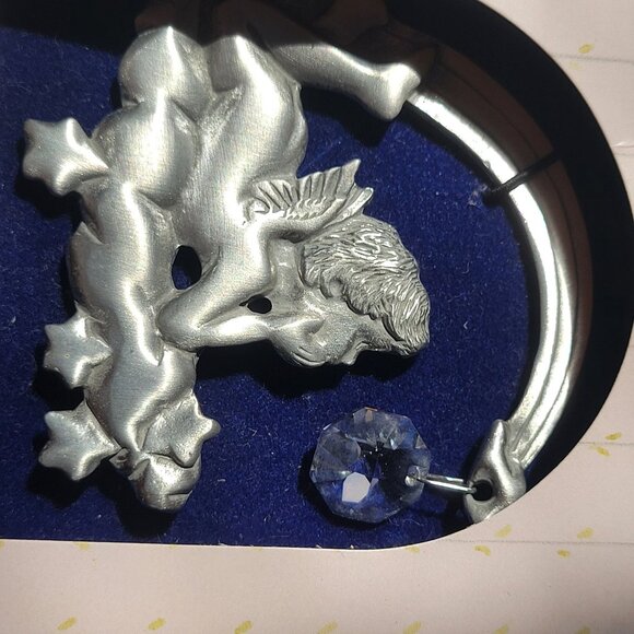 Fine Pewter & Austrian Crystal Angel Suncatcher With Stars & Rainbow Design - Picture 7 of 7